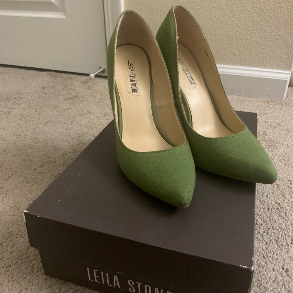 ‼️SOLD‼️Leila Stone pesto heels size 9